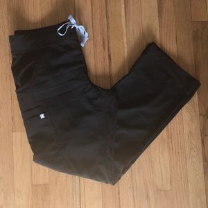 NWOT FIGS KADE CARGO SCRUB PANTS